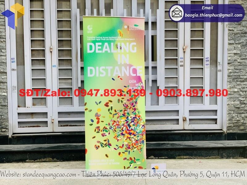 Xưởng In Standee Cuốn Nhôm Lấy Nhanh – Đặt In Nhanh, Giao Đúng Hẹn