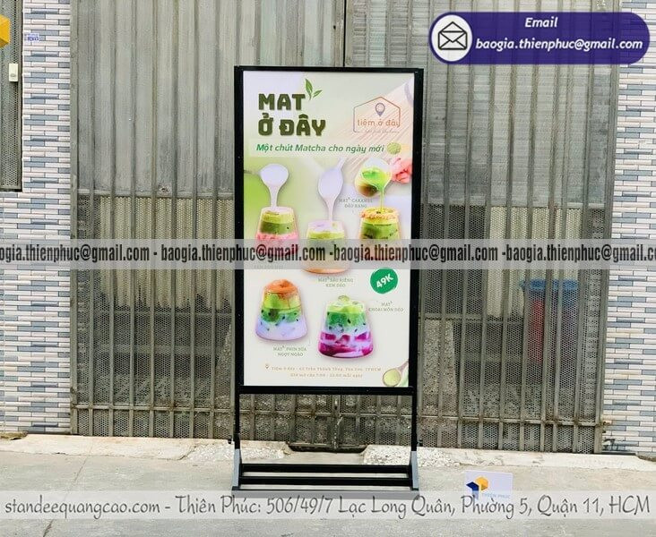 Bảng Hiệu Đứng Khung Sắt Quảng Cáo Ngoài Trời: Thiết Kế Gia Công Nhanh