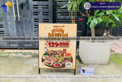 Standee Quảng Cáo Khung Sắt – Giải Pháp Quảng Cáo Tiết Kiệm Chi Phí