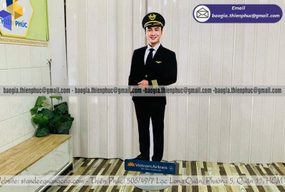 In Standee Mô Hình Người Tại TPHCM – Hỗ Trợ Thiết Kế Miễn Phí