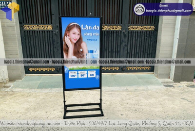 Standee Khung Sắt Đứng Ngoài Trời Giá Rẻ: Giải Pháp Quảng Cáo Hiệu Quả