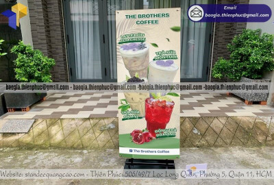 Standee Quảng Cáo Căng Bạt Khổ Lớn – Giải Pháp Quảng Bá Hiệu Quả