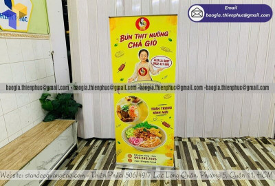 Đặt Làm Standee Cuốn Nhôm Cho Sự Kiện, Triển Lãm – Xem Mẫu Đẹp