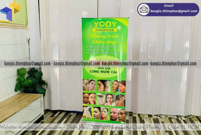 Giá In Standee 60x160 Kèm Khung Cuốn Nhôm – Xem Mẫu Thực Tế Ngay