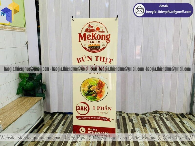 Chân Standee Quảng Cáo Chữ X: Giải Pháp Dựng Poster Gọn, Nhanh, Giá Rẻ
