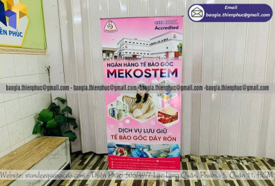 Nơi Bán Standee Cuốn Nhôm Uy Tín – Thiết Kế, In Ấn Và Giao Hàng Nhanh