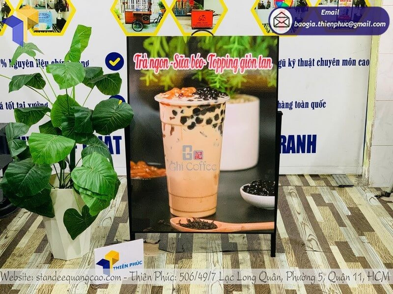 Đặt In Standee Quảng Cáo Giá Rẻ – Giao Nhanh Trong Ngày!