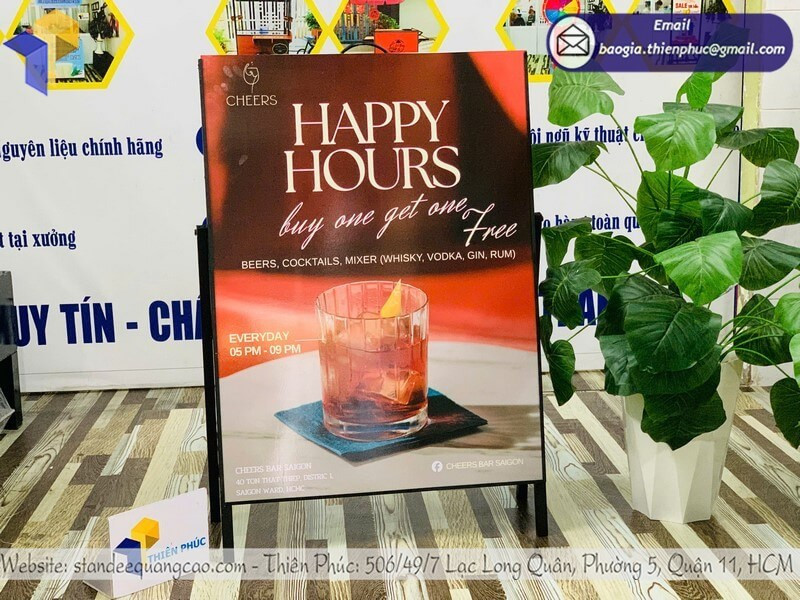 Mẫu Standee Chân Gập Đẹp Chuẩn Marketing – Tăng Thu Hút Khách Hàng