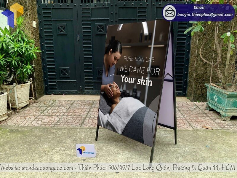 Standee Khung Gập Giá Tốt: Tối Ưu Marketing, Tạo Điểm Nhấn Thương Hiệu