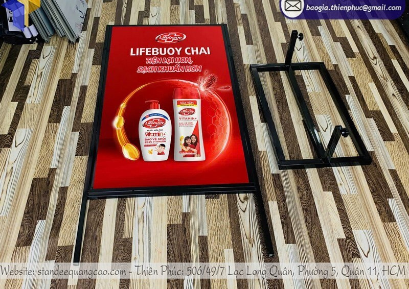 Muốn Thu Hút Khách? Chọn Biển Quảng Cáo Đứng Ngoài Trời Chuẩn Marketing