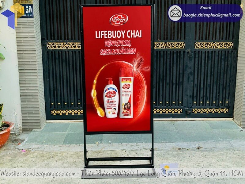 Muốn Thu Hút Khách? Chọn Biển Quảng Cáo Đứng Ngoài Trời Chuẩn Marketing