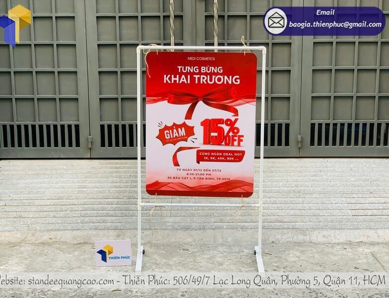 Standee Sắt Khung Treo Bền Chắc: Tăng Hiệu Quả Marketing Tức Thì