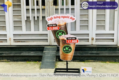 In Standee Mô Hình Theo Yêu Cầu: Thu Hút Khách Hàng Ngay Tại Điểm Bán