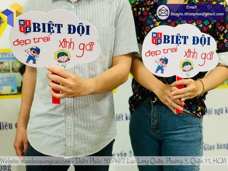 Hashtag Cầm Tay Check In Sự Kiện: Công Cụ Check In Không Thể Thiếu