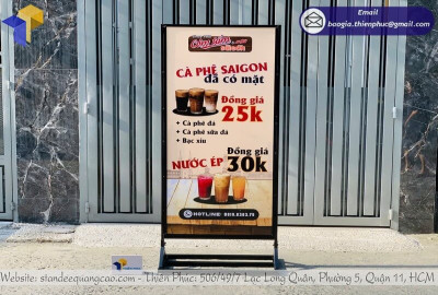 Standee Quảng Cáo Đứng Hiện Đại Có Thể Thay Nội Dung Theo Chương Trình