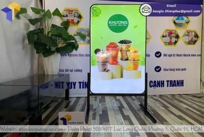 Bảng Hiệu Hộp Đèn Đứng – Bí Quyết Để Quán Bạn Nổi Bật Cả Ngày Lẫn Đêm