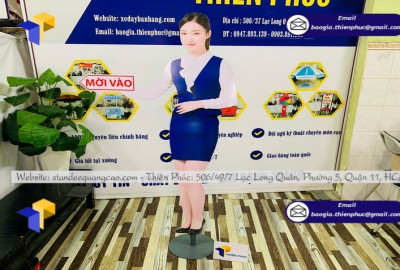 Standee Hình Nhân – Giải Pháp Trưng Bày 3D Thu Hút Mọi Ánh Nhìn