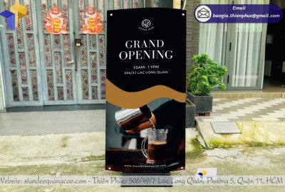 Xưởng Chuyên Làm Standee Cản Gió Ngoài Trời – Bền, Đẹp, Giá Xưởng