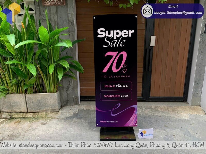 Tăng Độ Nhận Diện Thương Hiệu Với Standee Quảng Cáo Ngoài Trời
