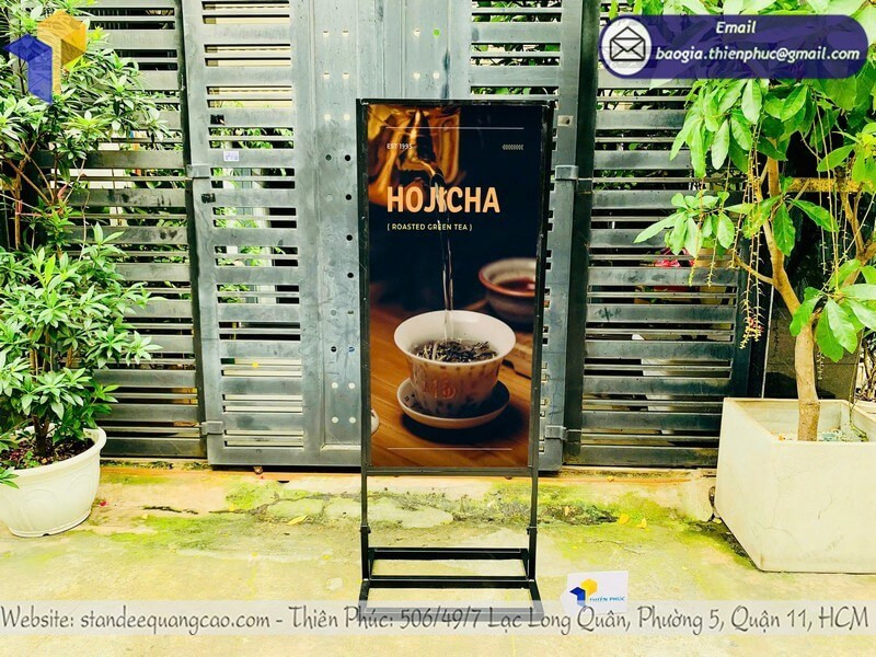 Top Mẫu Standee Chân Sắt Giá Rẻ, Đẹp, Bền – Kèm Bảng Giá Ưu Đãi