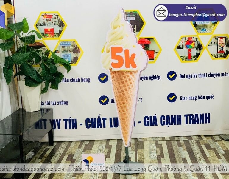 Standee Mô Hình Sản Phẩm Ấn Tượng – Thu Hút Khách Hàng, Tăng Doanh Thu