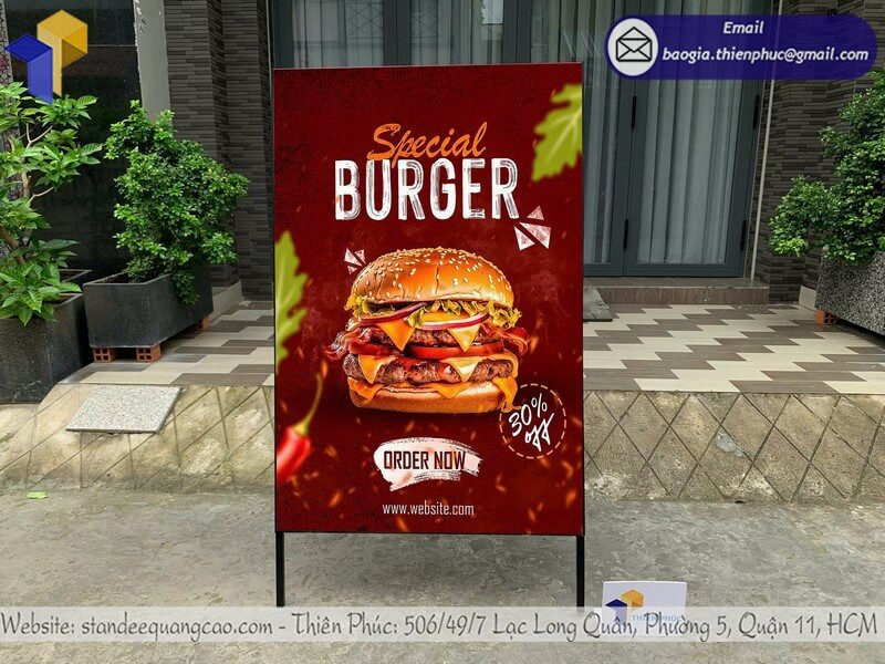Standee Khung Sắt Ngoài Trời – Giải Pháp Quảng Cáo Ngoài Trời Hiện Đại
