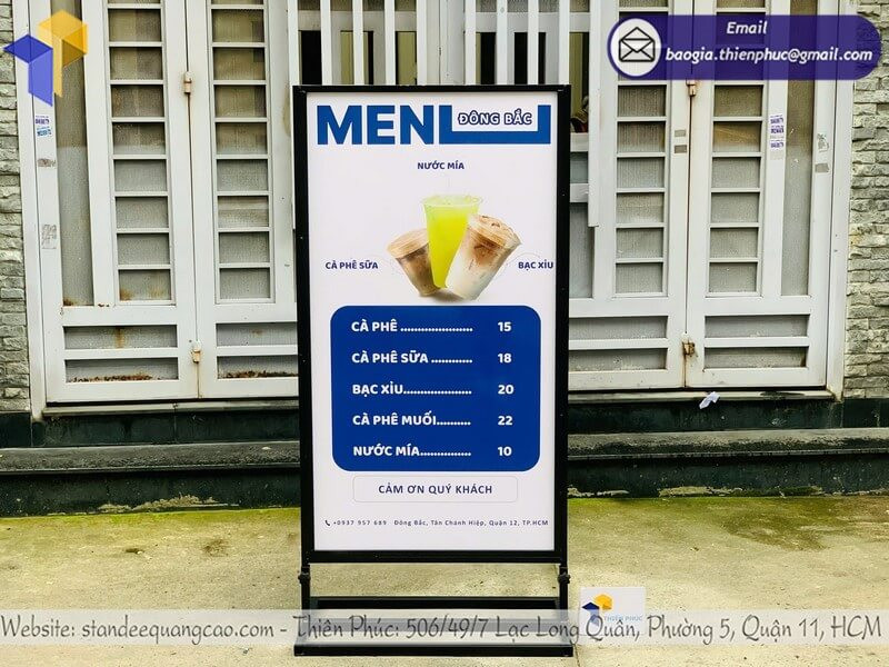 Giải pháp quảng cáo tiết kiệm với standee khung sắt – Giá rẻ, đẹp bền