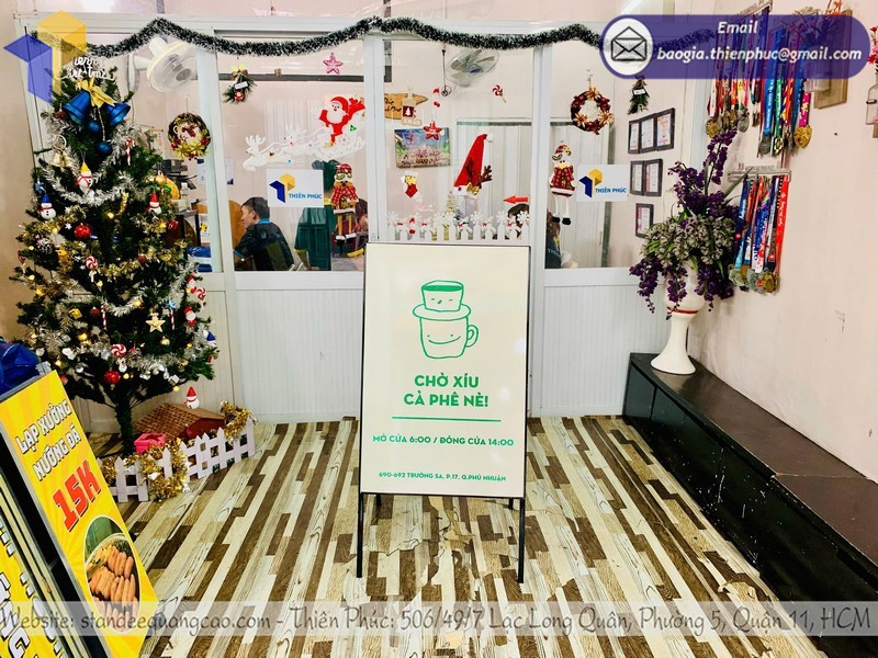 Chiến lược kinh doanh của standee khung chữ A