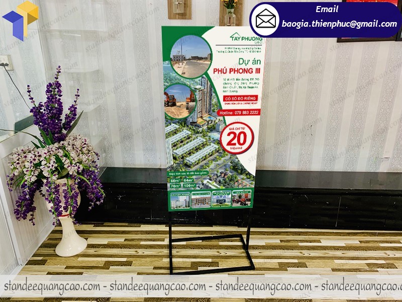 in poster khung standee 2 mặt giá rẻ ở quận 11