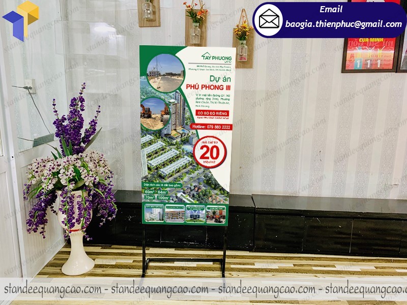 in poster khung standee 2 mặt giá rẻ ở quận 12