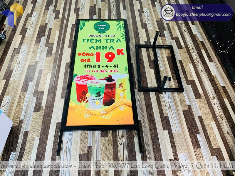 standee chân sắt đứng hai mặt gọn