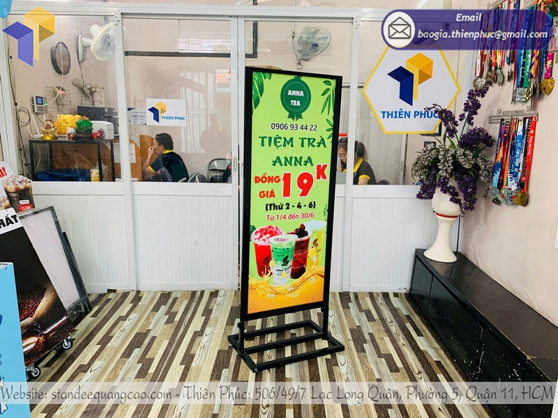 standee chân sắt đứng hai mặt rẻ