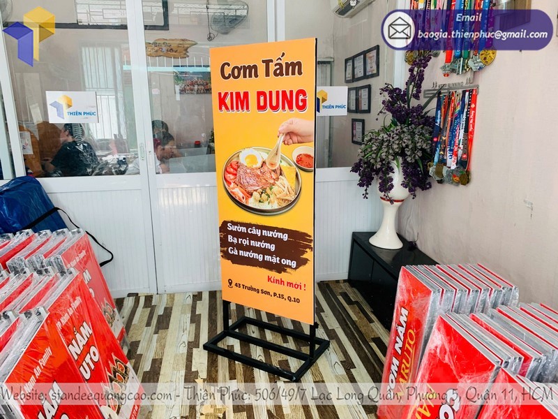 standee chân sắt đứng hai mặt tphcm