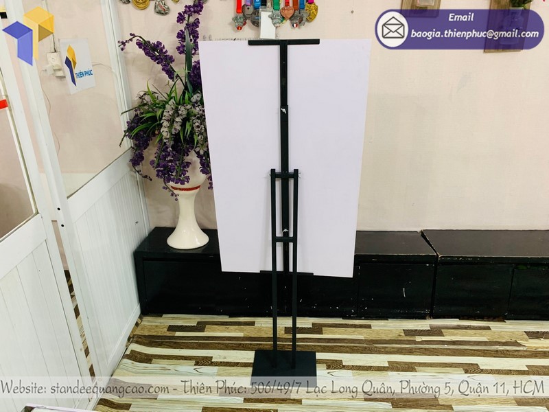 standee chân sắt quảng cáo tphcm