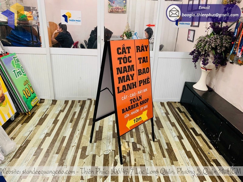 standee chữ A quảng cáo đẹp