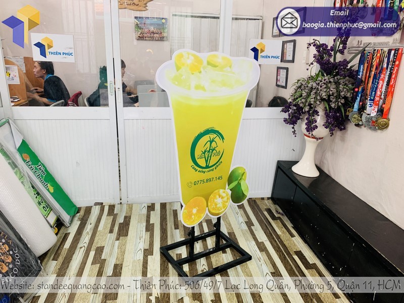 standee hình ly nước mía rẻ