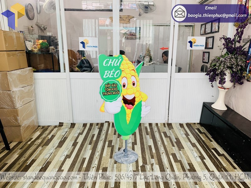 standee hoạt hình quảng cáo rẻ