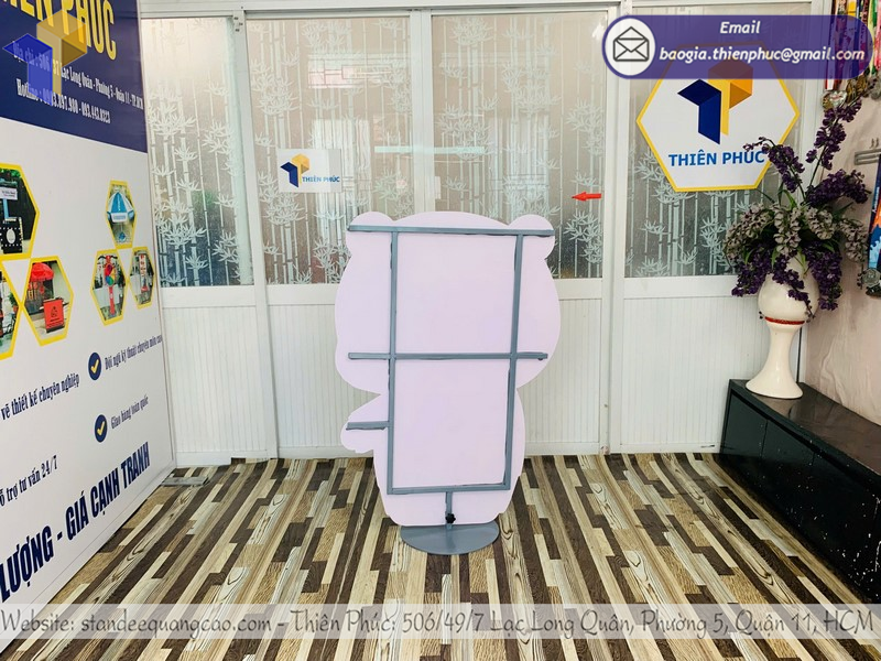 standee mô hình Gấu chú rể tốt