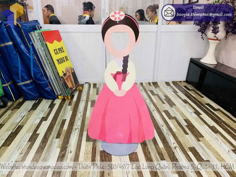 standee mô hình chụp ảnh uy tín