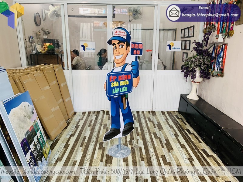 standee mô hình hoạt hình