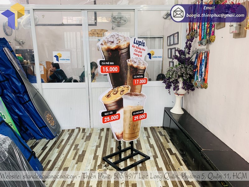 standee mô hình ly café rẻ