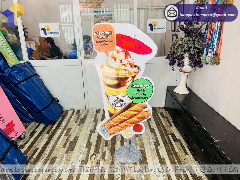 standee mô hình ly cà phê tốt