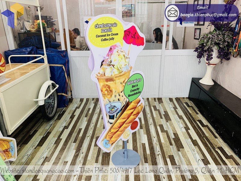 standee mô hình quảng cáo rẻ