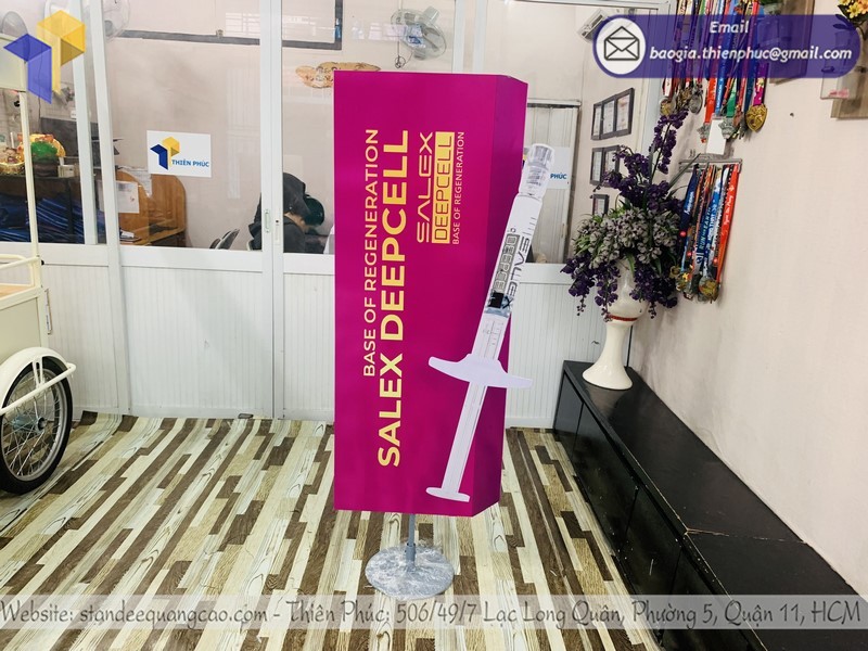 standee mô hình quảng cáo rẻ