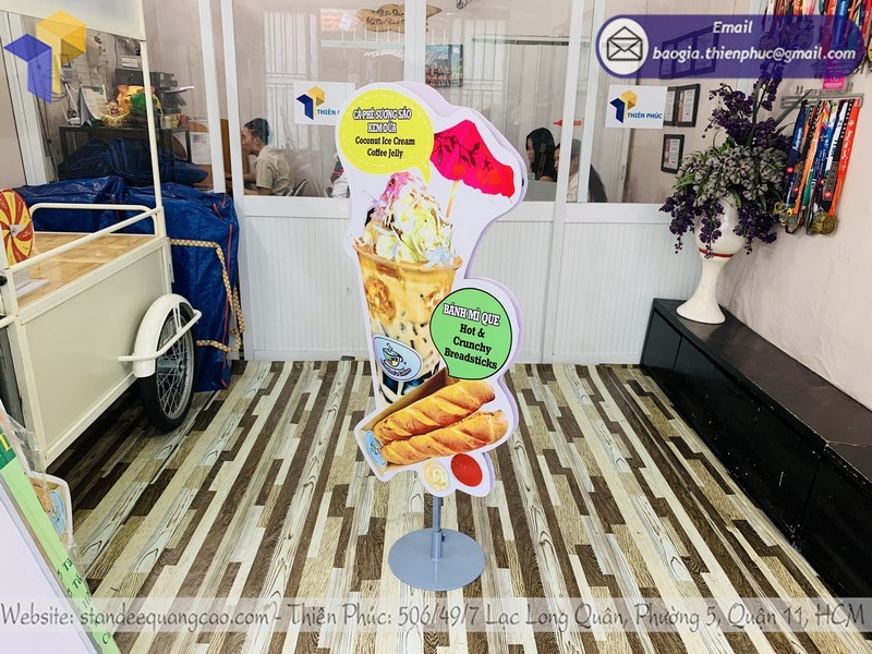 standee mô hình quảng cáo tphcm