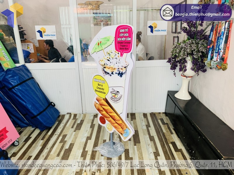 standee mô hình quảng cáo tphcm