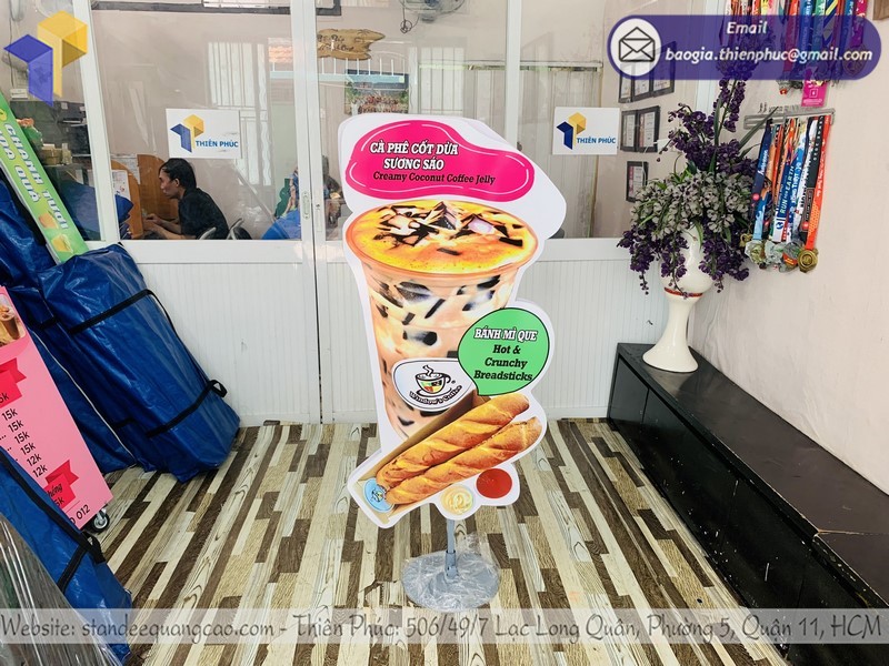 standee mô hình quảng cáo