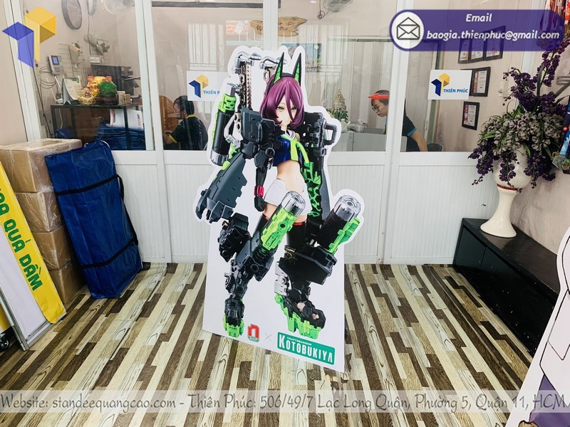 standee mockup nhân vật tphcm