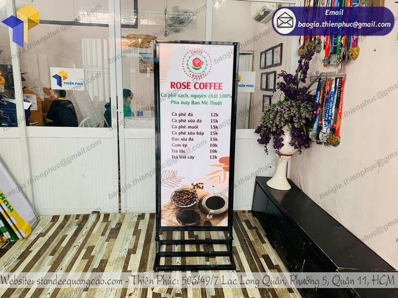 Standee ngoài trời rẻ