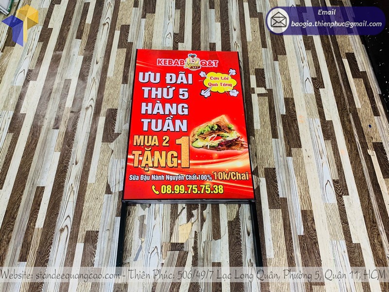 standee quảng cáo chữ A đẹp